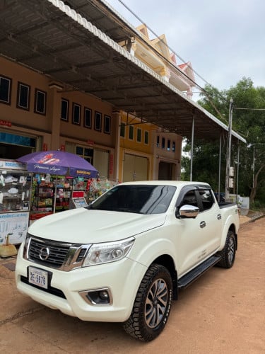 លក់ Nissan Navara ឆ្នាំ2016 ប៉ុង1 លេខអូតូ ប្រើម៉ាស៊ូត ឡានស្អាត