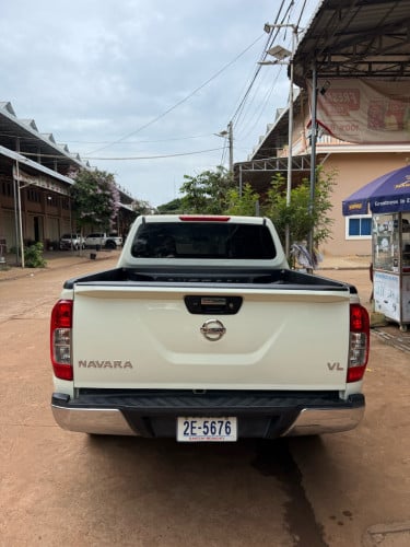 លក់ Nissan Navara ឆ្នាំ2016 ប៉ុង1 លេខអូតូ ប្រើម៉ាស៊ូត ឡានស្អាត