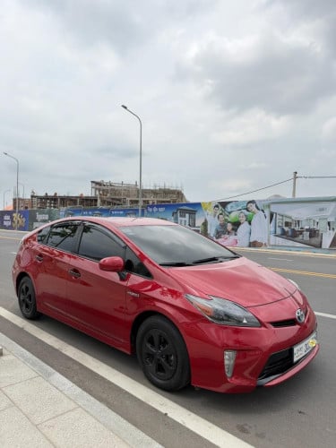 ចង់លក់ Prius 2013 OPTION 3 ពណ៍ក្រហម