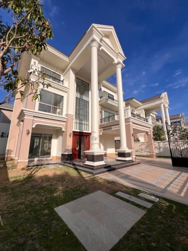 แแธแกแถแแแแธแแแแแถแแแทแ(Queen Classic Villa)แแแแแถแแแแแ๐กโข แแธแแถแแแแปแแธ แแแแ แ แฝแ แแนแแแแแแ(PH Euro Park)