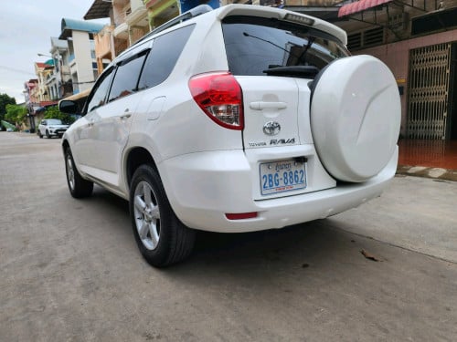 លក់​ RAV4 ឆ្នាំ06 ប៉ុង១ នាក់ប្រើស្រីន១ជុំ ម្ចាស់ដើម​ ទី១