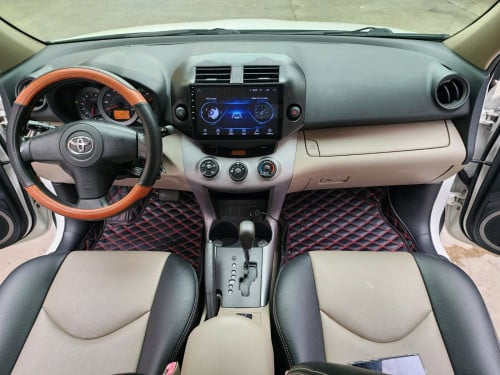 លក់​ RAV4 ឆ្នាំ06 ប៉ុង១ នាក់ប្រើស្រីន១ជុំ ម្ចាស់ដើម​ ទី១