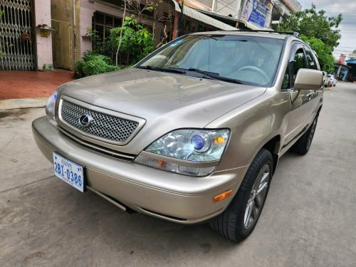 លក់​ RX300 ខច​ ឆ្នាំ03 នាក់ប្រើស្រីន១ជុំ ម្ចាស់ដើម​ ទី១