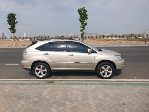 ឡានលក់RX330ឆ្នាំ04លក់ដូរស៊េរី