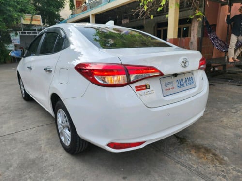 លក់​ TOYOTA​ VIOS ឆ្នាំ019 នាក់ប្រើស្រីន១ជុំ ម្ចាស់ដើម​ ទី១