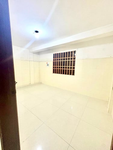 ✅ផ្ទះល្វែង សម្រាប់ជួល ម្តុំសំណង់១២ ទួលគោក (Code: R-00194)