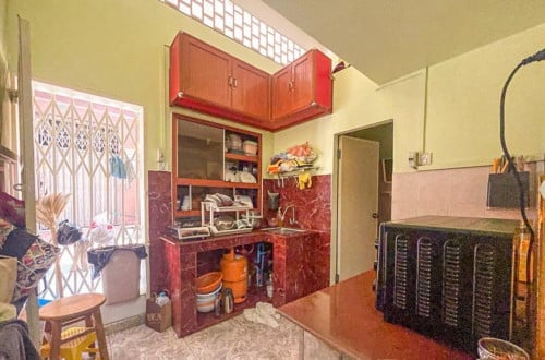 🏠ផ្ទះល្វែង នៅលើមហាវិថីកម្ពុជាក្រោម ជិតសណ្ឋាគារឡឺប្រេស៊ីដង់ ត្រូវការលក់