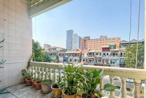 🏠ផ្ទះល្វែង នៅលើមហាវិថីកម្ពុជាក្រោម ជិតសណ្ឋាគារឡឺប្រេស៊ីដង់ ត្រូវការលក់