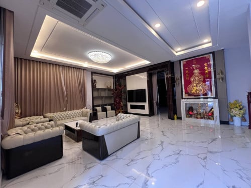 🏡✨ 𝐐𝐔𝐄𝐄𝐍 𝐕𝐈𝐋𝐋𝐀 𝐅𝐎𝐑 𝐑𝐄𝐍𝐓 / 𝐅𝐎𝐑 𝐒𝐀𝐋𝐄 ✨🏡