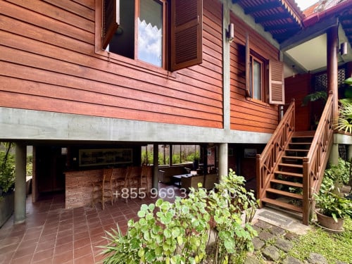 🔑  Siem Reap,  Wooden House with shared Swimming Pool for Rent (#17109)