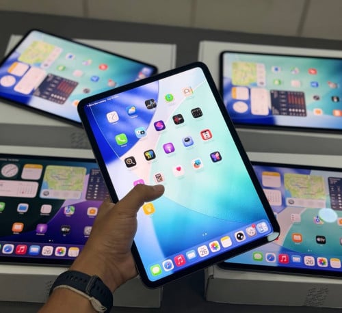 🔥ទើបចូលស្តុកក្ដៅៗ មកជាមួយ M4 Chip 512GB 5G 🥳🔥 iPad Pro Chip M4 Chip 11inch 512GB WIFI + SIM Black