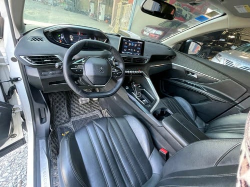 🚗លក់រថយន្ត Peugeot 3008 ឆ្នាំផលិត2020 Full option កាត់ពីម្ចាស់ដើម🏦តម្លៃ 19500$ ចរចា✨🥰