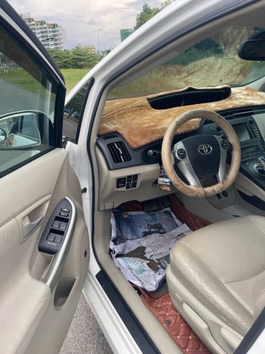 មានក្នុងស្តុកស្រាប់🚘 𝐓𝐨𝐲𝐨𝐭𝐚 𝐏𝐫𝐢𝐮𝐬 ឆ្នាំ𝟎𝟏𝟎 𝐨𝐩𝐭𝐢𝐨𝐧𝟎𝟓 ពណ៌សកាំម៉ៃ ប្រភេទស្លាកលេខ