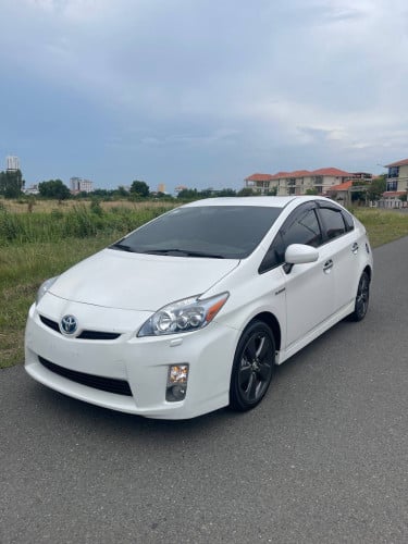 មានក្នុងស្តុកស្រាប់🚘 𝐓𝐨𝐲𝐨𝐭𝐚 𝐏𝐫𝐢𝐮𝐬 ឆ្នាំ𝟎𝟏𝟎 𝐨𝐩𝐭𝐢𝐨𝐧𝟎𝟓 ពណ៌សកាំម៉ៃ ប្រភេទស្លាកលេខ