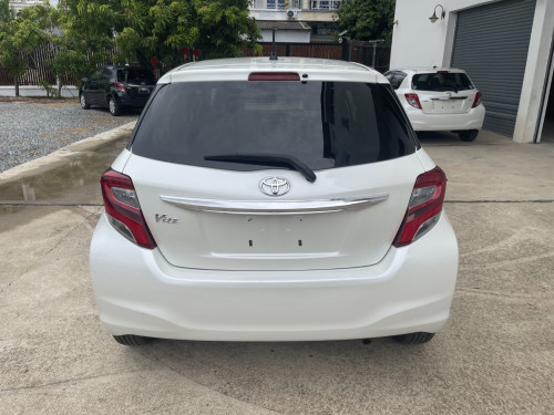 មហាថ្មី Vitz 2015 Top Full Option