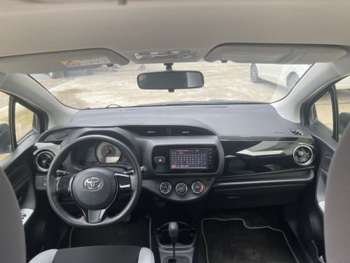 មហាថ្មី Vitz 2015 Top Full Option