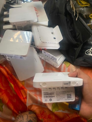 ដុំWiFi ដាក់សុីម និងអត់ដាក់សុីម