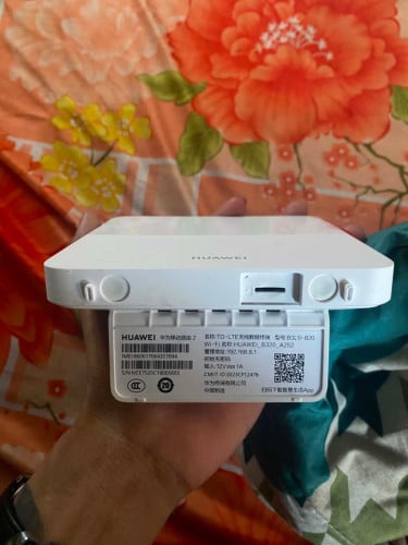ដុំWiFi ដាក់សុីម និងអត់ដាក់សុីម