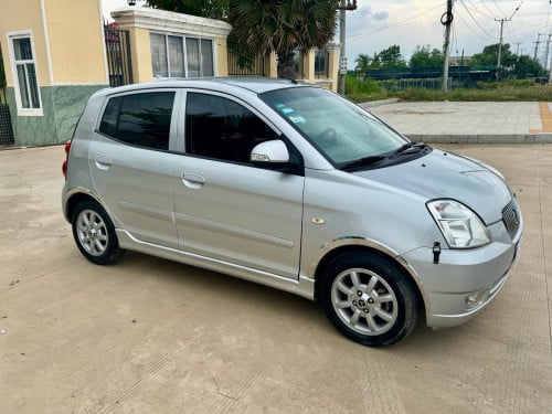 2005  kia morning full options ABS ឡានស្អាតឯកសារគ្រប់ ម៉ាសុីនស្អាតជិះស្រួលមិនពុក មិនច្រេះ