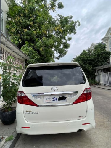 2011 Toyota Alphard full Auto 3