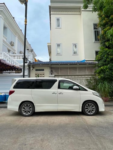 2011 Toyota Alphard full Auto 3