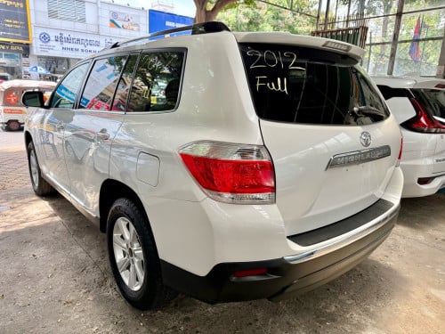 2012 Highlander 4 Cylinders Full Option
