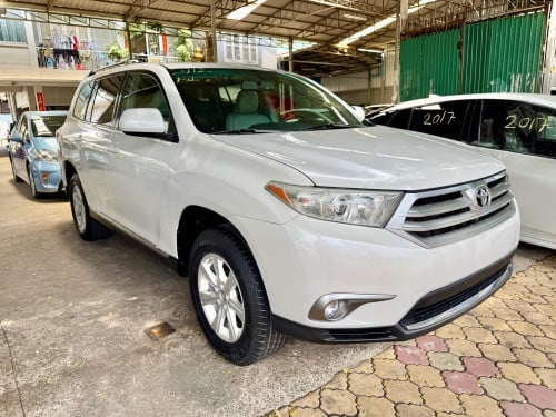 2012 Highlander 4 Cylinders Full Option