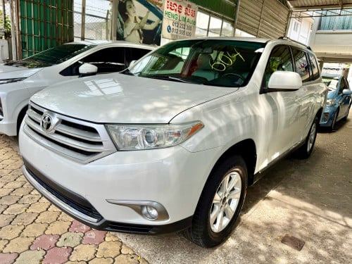 2012 Highlander 4 Cylinders Full Option