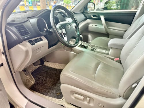 2012 Highlander 4 Cylinders Full Option