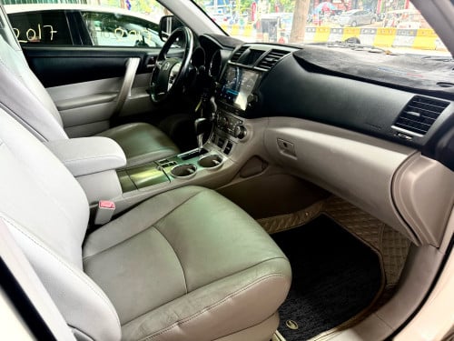 2012 Highlander 4 Cylinders Full Option