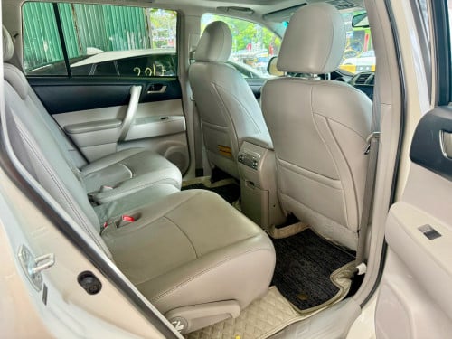 2012 Highlander 4 Cylinders Full Option