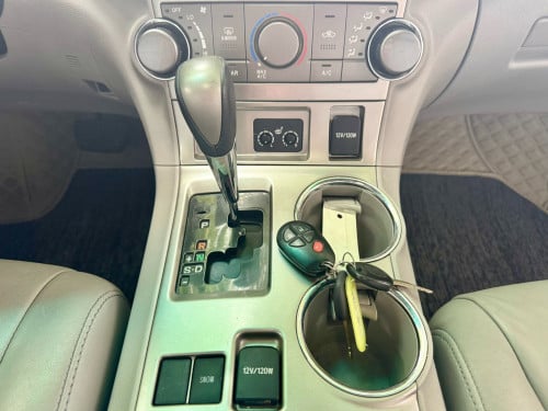 2012 Highlander 4 Cylinders Full Option