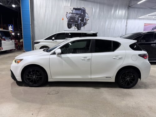 2012 Lexus CT200h Full Option ម្ចាស់ដើម
