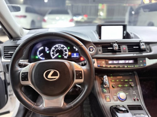 2012 Lexus CT200h Full Option ម្ចាស់ដើម