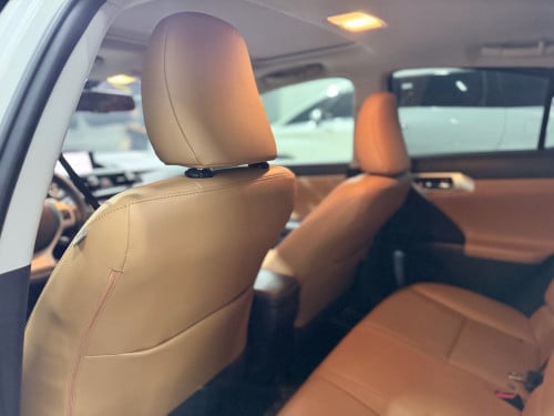 2012 Lexus CT200h Full Option ម្ចាស់ដើម