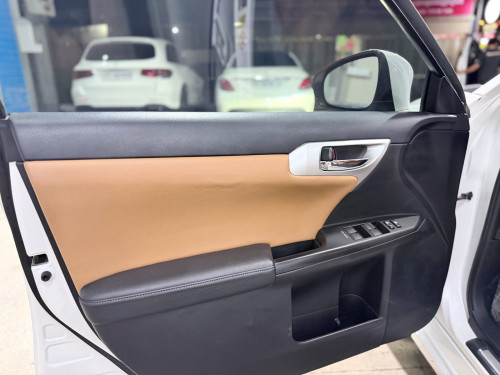 2012 Lexus CT200h Full Option ម្ចាស់ដើម