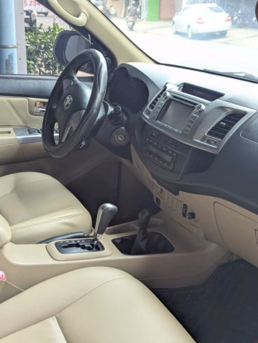 2014 Toyota Hilux Vigo ឆ្វេងសុីនប៉ុង២ ថ្នាំសុីនមួយជុំ
