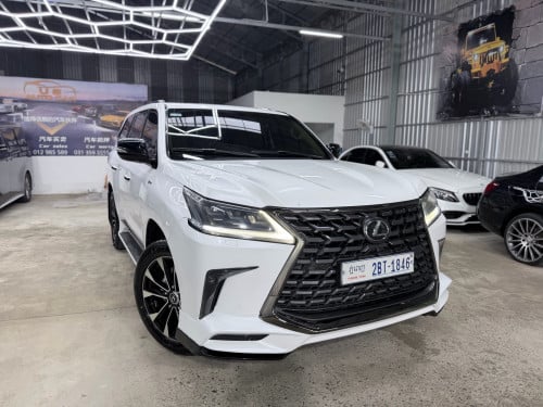 2018 Lexus 570 up Kuru ឡានស្អាត គីឡូ តិច
