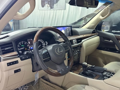 2018 Lexus 570 up Kuru ឡានស្អាត គីឡូ តិច