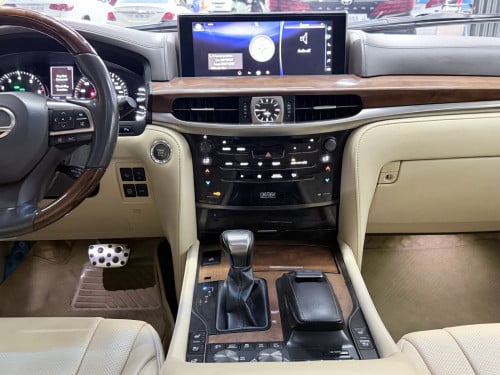 2018 Lexus 570 up Kuru ឡានស្អាត គីឡូ តិច