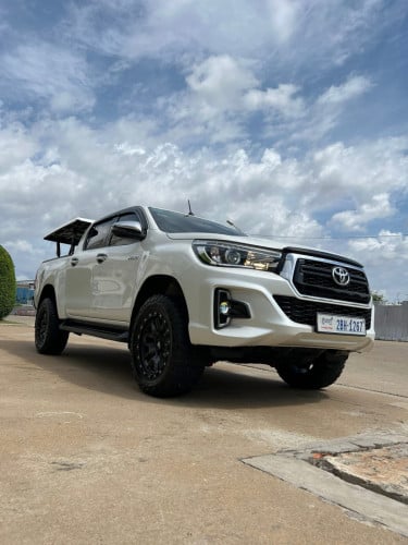 2020 Toyota Hilux Revo Premium Full option