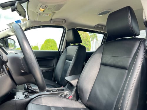 2020 Toyota Hilux Revo Premium Full option