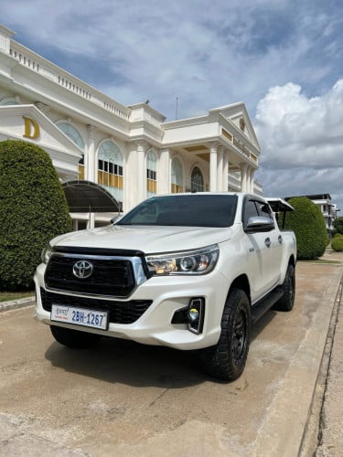 2020 Toyota Hilux Revo Premium Full option