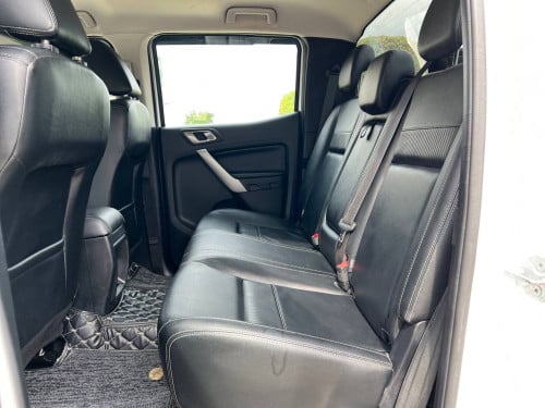 2020 Toyota Hilux Revo Premium Full option