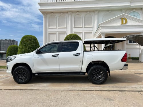 2020 Toyota Hilux Revo Premium Full option