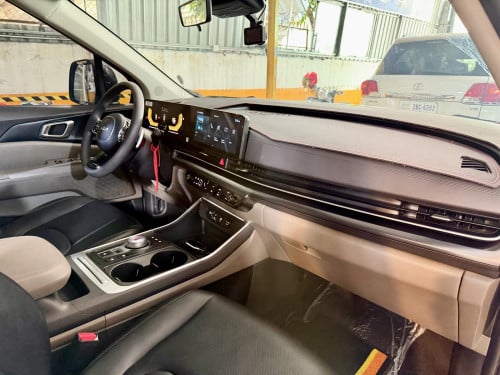 2025 KIA Canival សាំង11កៅអី លេងកៅអី VIP ហើយស្អាតណាស់