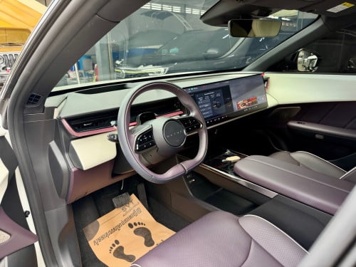 2025 Mazda EZ60 max EV 3000km only