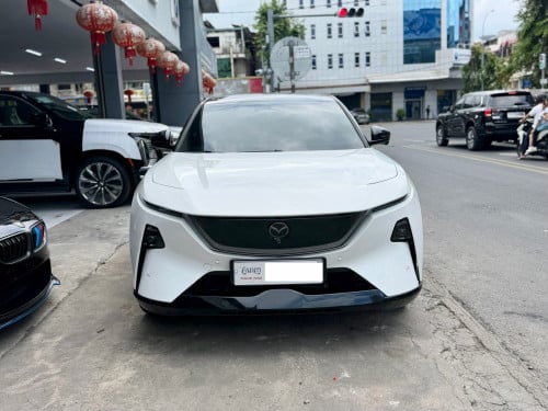 2025 Mazda EZ60 max EV 3000km only