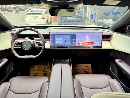 2025 Mazda EZ60 max EV 3000km only
