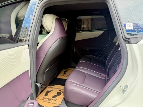 2025 Mazda EZ60 max EV 3000km only